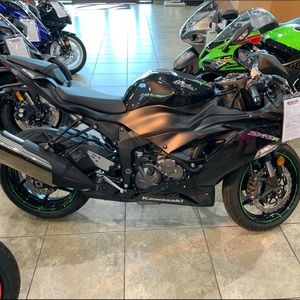 Meet your Posher, Cassi